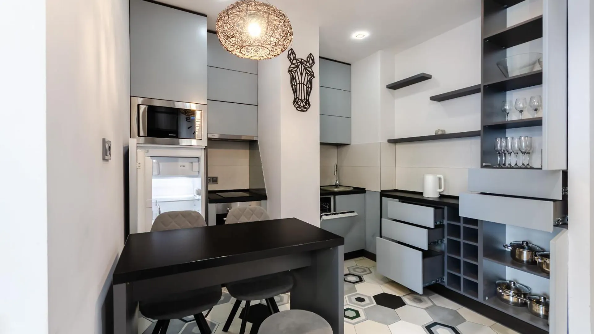 Petrovdom Apartments 6-52 In Rc New York Concept House, Antonovycha 74 Kiev Ucrania