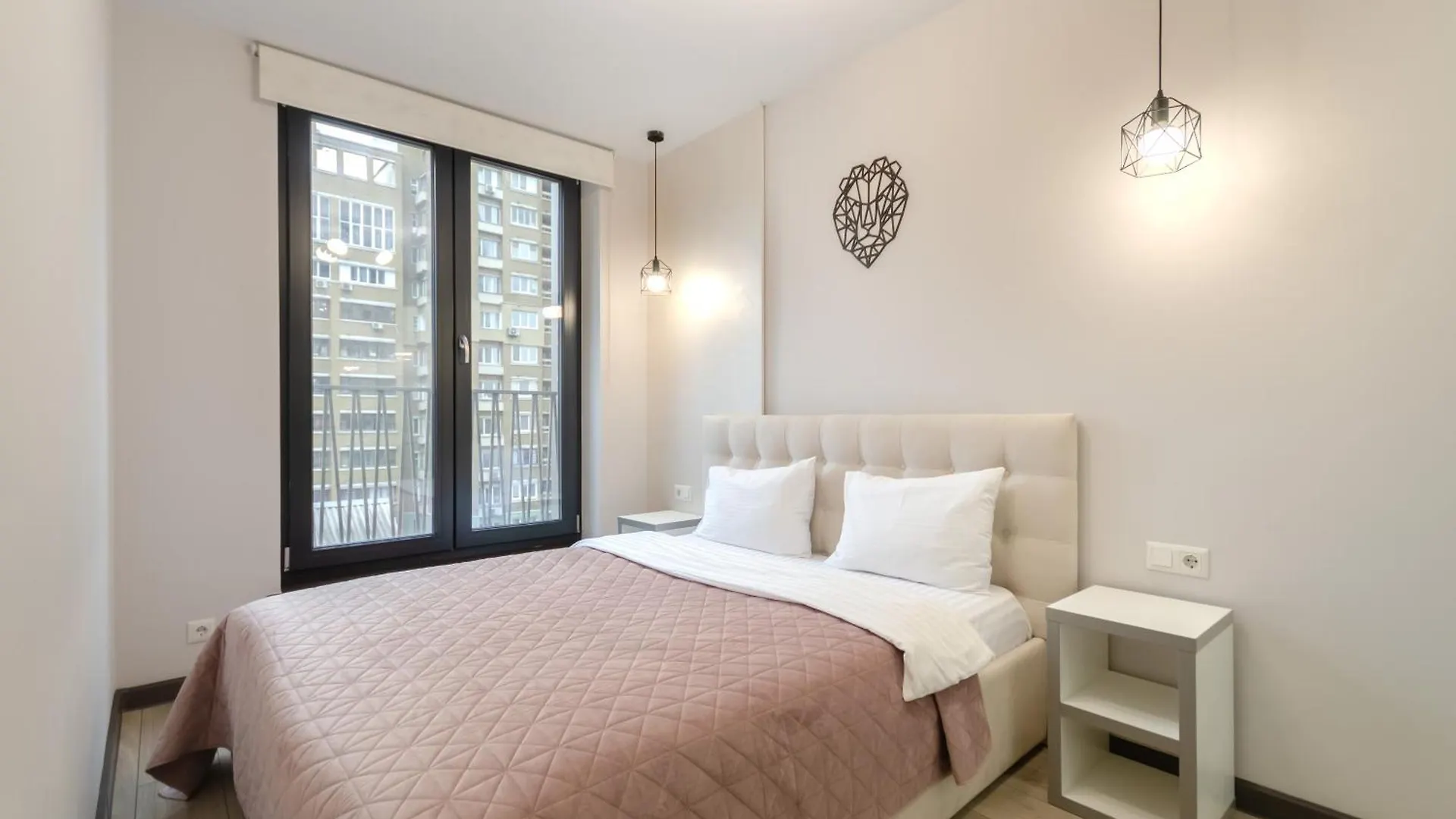 Petrovdom Apartments 6-52 In Rc New York Concept House, Antonovycha 74 Kiev 0*,  Ucrania